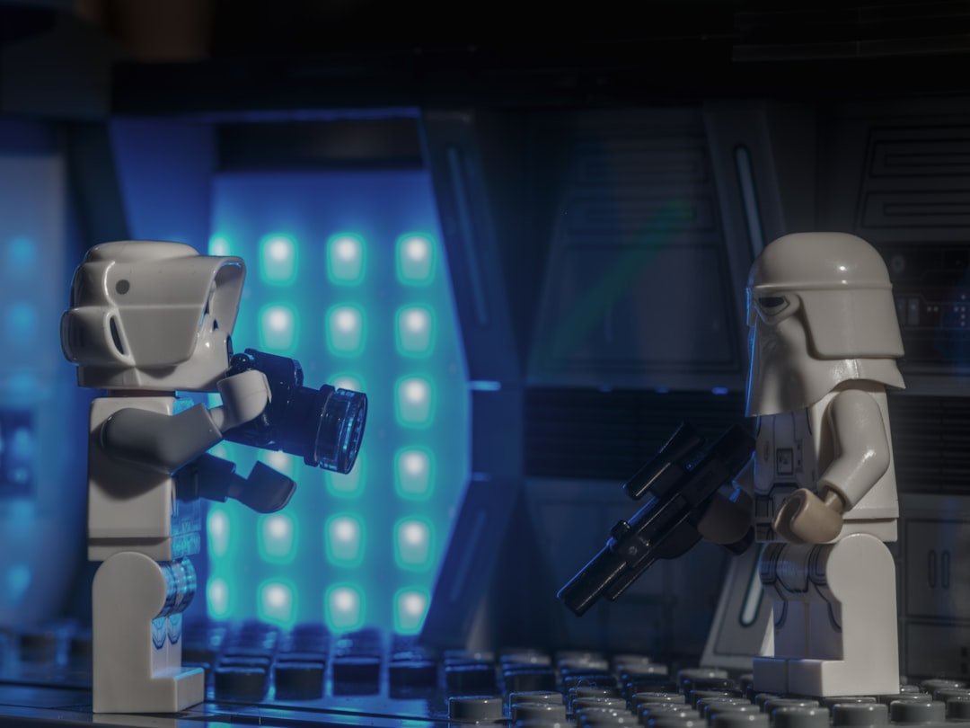 Robo-Advisors vs. Traditional Wealth Planners: A Comparison