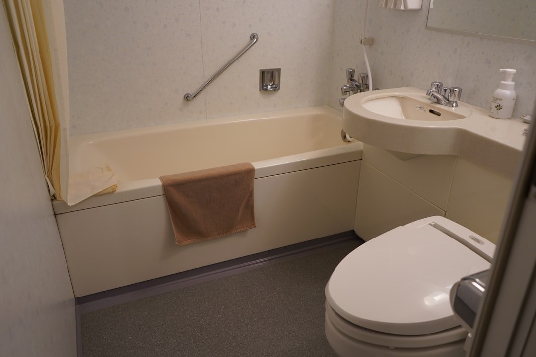 Photo Renovating Small Bathrooms